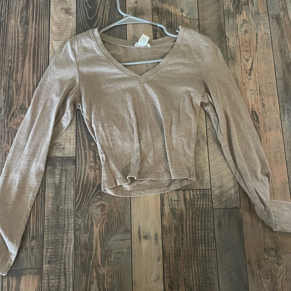 Women's Tan V-Neck Long Sleeve Top